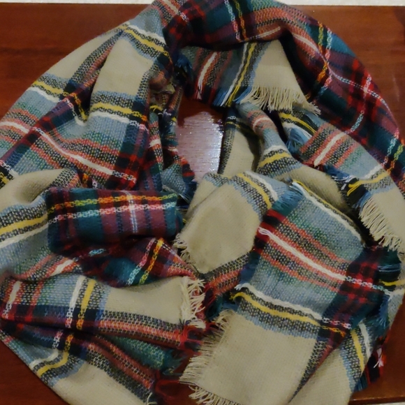 Multi-Color Plaid Blanket Scarf by Choies - Picture 4 of 4